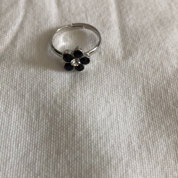 Ring with black stone - Picture 3 of 3